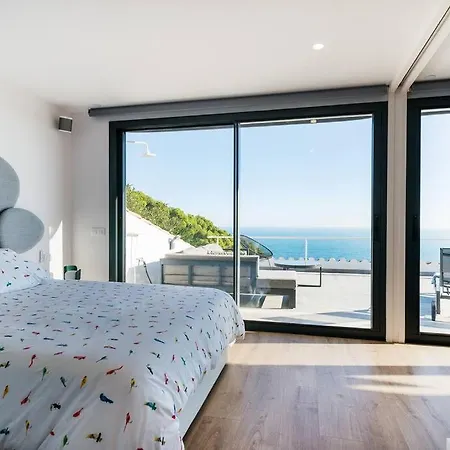 Minimalist House With Breathtaking Sea View Apartment