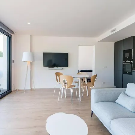 Minimalist House With Breathtaking Sea View *